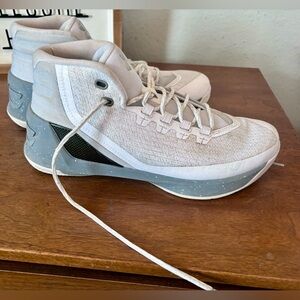 Under Armour Curry 3 basketball shoes